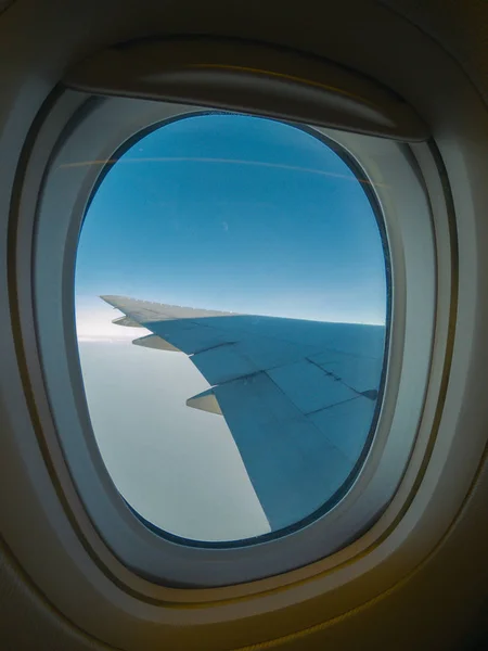 Aiplane windows bekijken luchtvaartmaatschappij, vliegtuig, vliegtuigen, luchtvaart skyline transport — Stockfoto