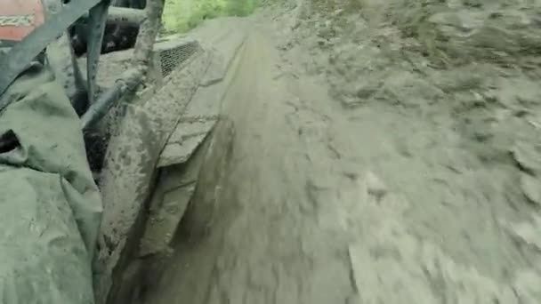 Viaje de enduro con coche Buggy en las altas montañas caucásicas — Vídeos de Stock