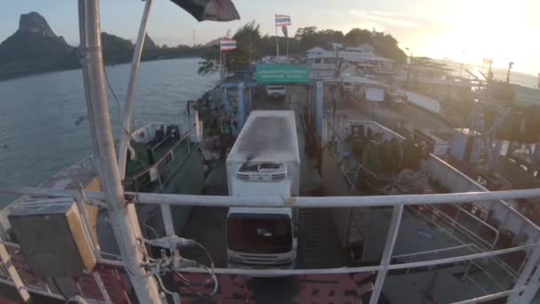 Auto's zonsondergang reddingsboot veerboot schip, dek, apparatuur, reddingsboei scheepvaart, overleving, Zuid-, catastrofe, noodsituatie, oranje, redding — Stockvideo