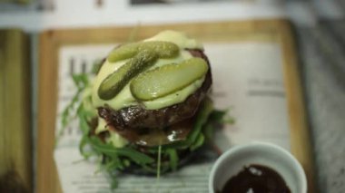 Restoran yeşil Burger pişirme gıda, et, Barbekü, ızgara, hamburger, burger, Barbekü, sığır eti,