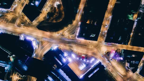 Gece dron Timelapse şehir Origo yolları arabalar ışıkları viyadük yol trafik makine dron zaman hızlı arabalar hareket — Stok video