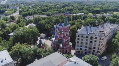 Riga şehir Kilisesi Drone uçuş binalar eski aşağı şehir Letonya