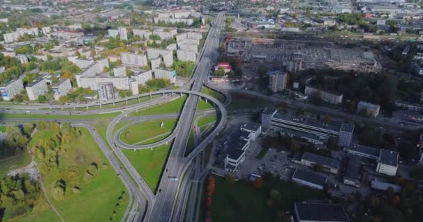 Città Timelapse Ponte Viadotto macchina del traffico stradale Drone auto veloci in movimento Riga città — Video Stock
