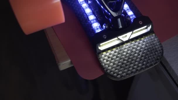 电动长板 led 照明、碳滑板、板、装配自制工程 — 图库视频影像