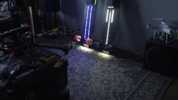 Electric longboard led lighting, carbon skate, board, assembling selfmade project — Stock Video