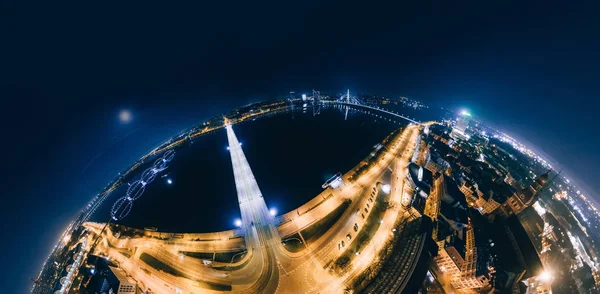 Nacht brug wegen in Riga stad 360 Vr Drone foto voor Virtual reality, Panorama — Stockfoto