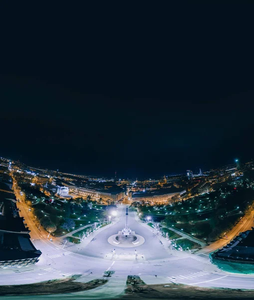 Noche Riga ciudad 360 VR Drone imagen para realidad virtual, Drone Panorama — Foto de Stock