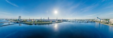 City Riga Daugava Nehri dron küre 360 vr görünümü