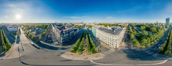 Ciudad de Riga Ciudad Vieja Monumento Milda drone 360 vr view — Foto de Stock