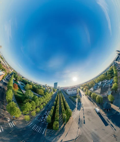 Sphere Planet City center houses in Riga city, Hotel, Letonia Fotografía de 360 VR Drone para realidad virtual, Panorama — Foto de Stock