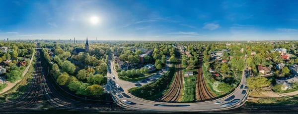 Ciudad Vieja Riga Chirch en el parque vista drone 360 vr — Foto de Stock
