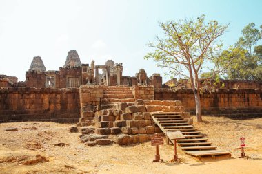 Kamboçya 'daki Angkor Wat Tapınağı Asya' daki Siem Reap şehri yakınlarında.