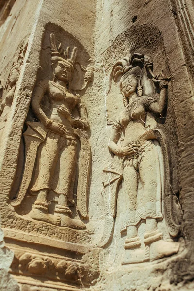 캄보디아 의산성 벽화와 아코르와 트 신전 벽에 걸려 있는 동굴 벽화 — 스톡 사진