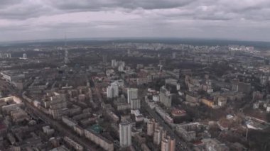 Kiev 4k İHA uçuşunda Yaşayan Evler ve Apartmanlar Bloğu