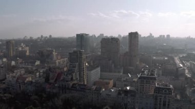 Kiev 4k İHA uçuşunda Yaşayan Evler ve Apartmanlar Bloğu