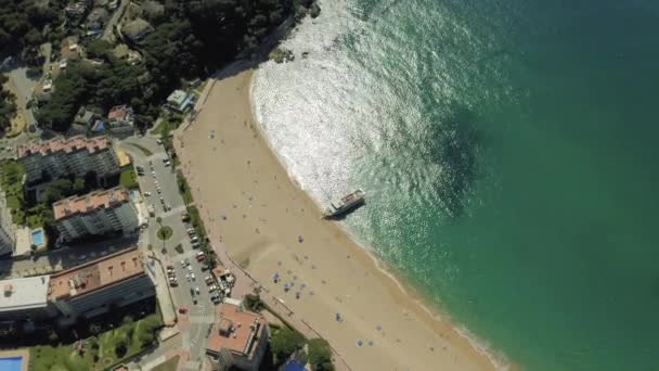 Blanes op de Middellandse Zee in de zomer Spanje 4k drone vlucht — Stockvideo
