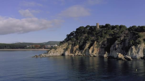 Lloret de Mar sur la mer Méditerranée en été Espagne 4K vol de drone 