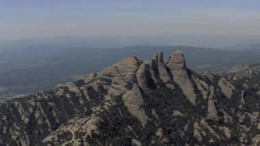 İspanya 'daki Montserrat Dağları Barselona şehri yakınlarında Drone vuruldu