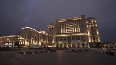 Kremlin Kızıl Meydanı Moskova 'da gece vakti aşırı hızlanma