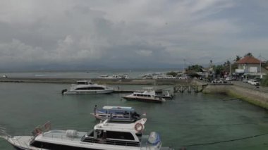 Endonezya 'daki Nusa Penida Adası' nda Bali insansız hava aracı 4K 'lık bir atış yaptı.