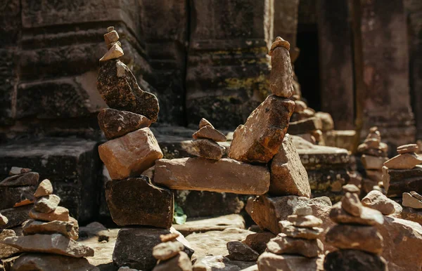 Pyramides en pierre au temple Angkor Wat au Cambodge en Asie — Photo