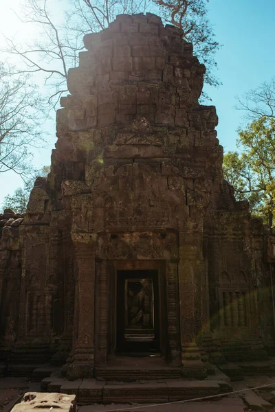 Statues en pierre de visages dans le temple Angkor Wat cambodgien près de Siem Reap en Asie — Photo