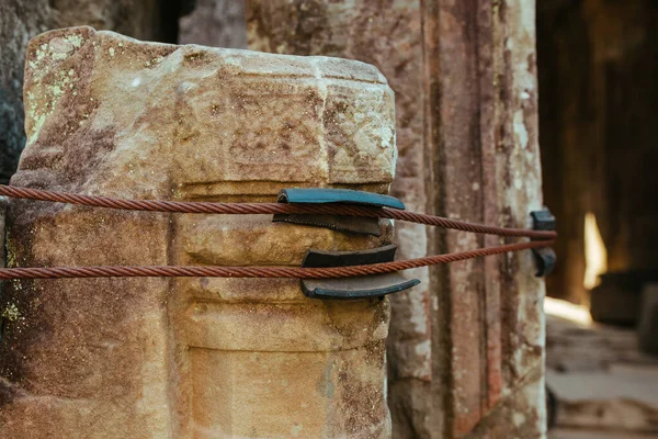 Travaux de restauration au temple Angkor Wat au Cambodge n — Photo