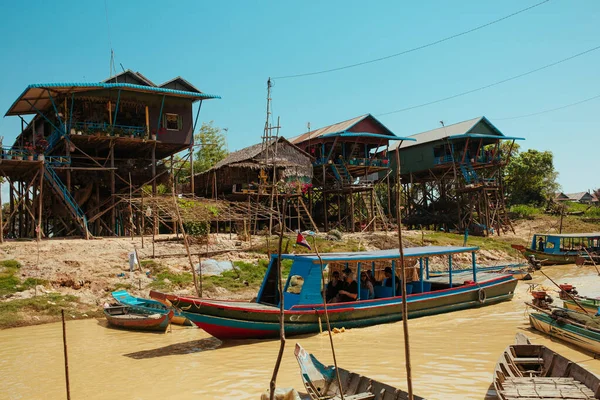 Floating Village in Cambodia Kampong Phluk Pean Bang, Tonle Sap Lake — Stock Photo, Image