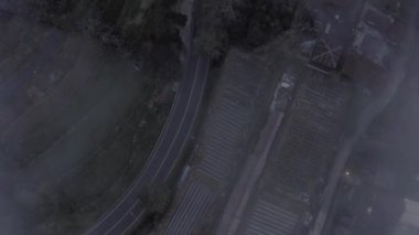 Bali Adası 'ndaki Sis Yolu' nda İHA 4K ateşlendi.