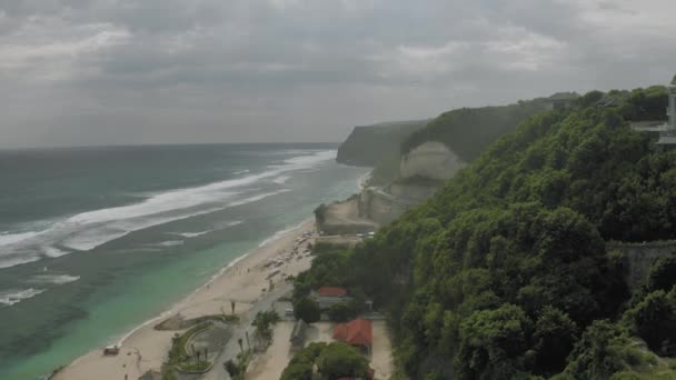 Asfalto Strade a Bali Island montagne 4K drone volo — Video Stock