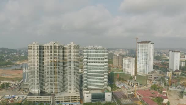 Hoteles Sitio de construcción en Sihanoukville Drone shot 4K — Vídeos de Stock