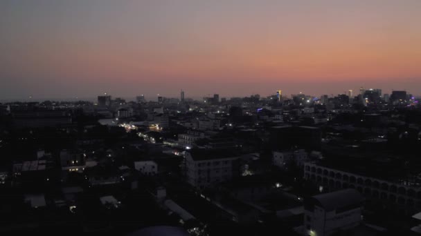 Night Sihanoukville město v Kambodži drone střílel 4k — Stock video