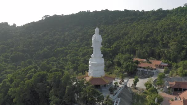 Phu Qouc Adası 'ndaki Chua Ho Quoc Tapınağı 4k İHA atışı. — Stok video