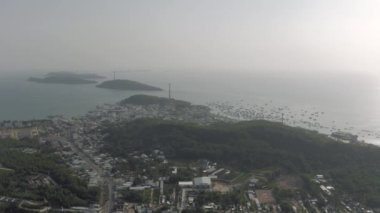 Phu Quoc Adası 'ndaki Funicular teleferiği Vietnam' daki Hon Thom Ananas Adası 'na.