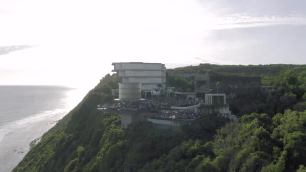 Bali Adası Uluwatu sahil şeridi 4k İHA atışı — Stok video