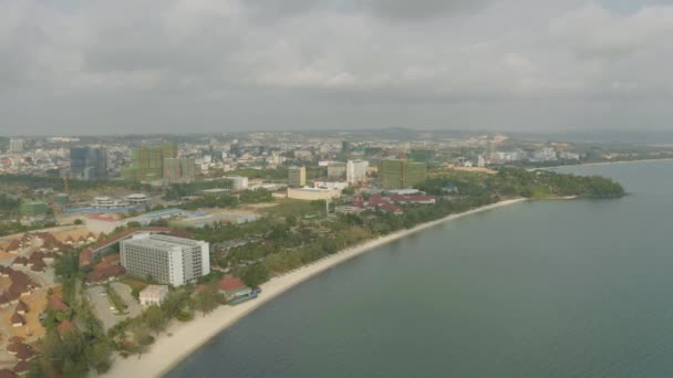 Hoteles Sitio de construcción en Sihanoukville Drone shot 4K — Vídeos de Stock