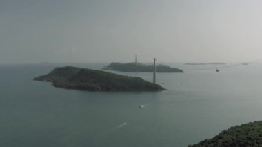 Phu Quoc Adası 'ndaki Funicular teleferiği Vietnam' daki Hon Thom Ananas Adası 'na.