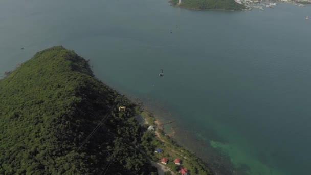 Funicular cable car on Phu Quoc Island to Hon Thom Pineapple Island in Vietnam — Stock Video