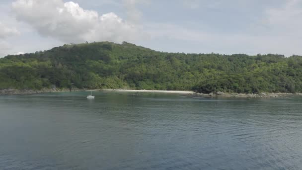 Libertà spiaggia Phuket e turista Barche di viaggio — Video Stock