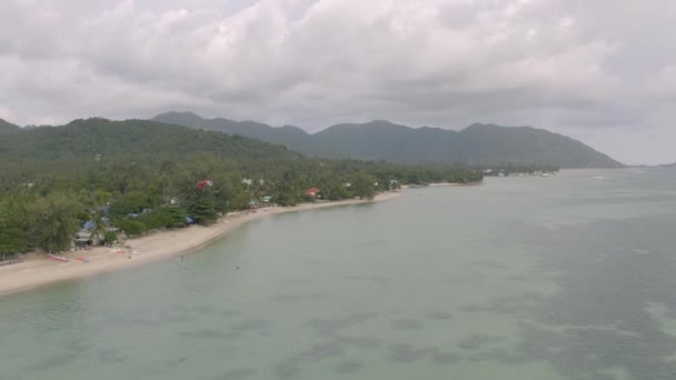 Кайтсерфинг в Таиланде голубое море на острове Панган — стоковое видео