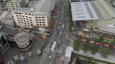 Patong şehrinde, Tayland Phuket Adası 4k insansız hava aracı trafiği