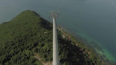 Phu Quoc Adası 'ndaki Funicular teleferiği Vietnam' daki Hon Thom Ananas Adası 'na.