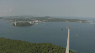 Phu Quoc Adası 'ndaki Funicular teleferiği Vietnam' daki Hon Thom Ananas Adası 'na.