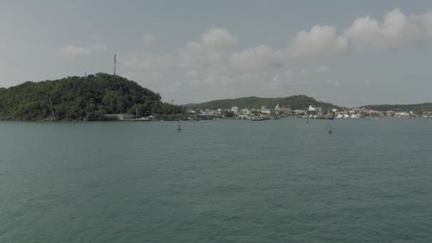 Navios e Barcos de Pesca em Vietham porto do mar porto — Vídeo de Stock