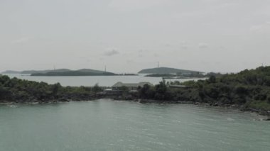 Phu Quoc Adası 'ndaki Funicular teleferiği Vietnam' daki Hon Thom Ananas Adası 'na.