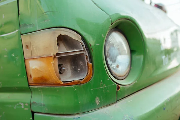 Old broken and rusty Car in summer Asia — Stock Photo, Image