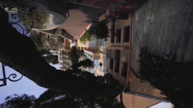 Monako 'daki yazlık evler, tarihi binalar, Monte Carlo' daki sokak binaları.