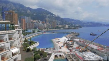 Monako yazlık evleri, tarihi binalar, sokaklar, Monte Carlo 'da arabalı yollar