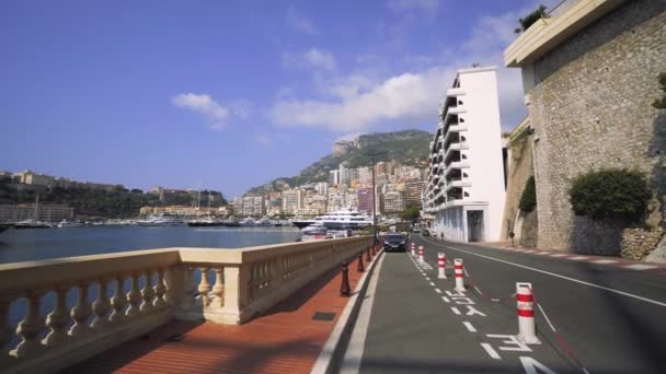 Monaco città estate Case, edifici storici, strade, stati d'animo con auto a Monte Carlo — Video Stock