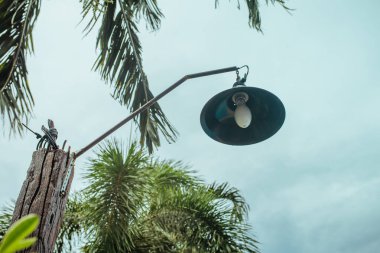 Asya 'da sokak lambası.